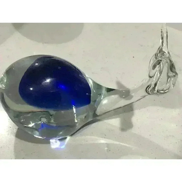 Art Glass Whale Paperweight Clear Cobalt Blue Inside Tail‎ Up for Good Luck - Picture 7 of 8